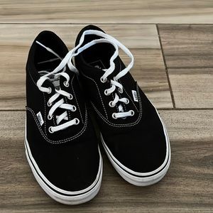 🎊🎊SALE 🎊🎊 Vans women’s Authentic Men’s size 7 women’s 9.5